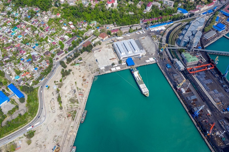 В морском порту Туапсе реконструирован участок пункта пропуска через государственную границу России