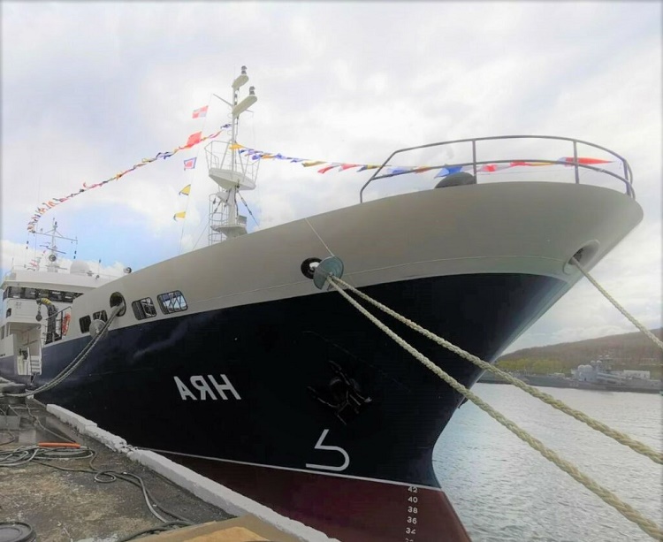 Третий краболов передан рыбакам в рамках госпрограммы обновления отечественного флота