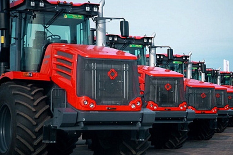 В 2022 году российские аграрии закупили более 53 тыс. единиц новой сельхозтехники и оборудования
