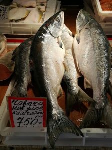 Во Владивостоке цены на основные виды рыбы не растут и снижаются