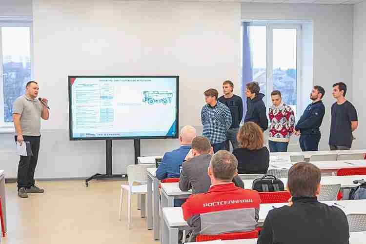 Магистранты Института перспективного машиностроения «Ростсельмаш» представили свои проекты в области специализированной техники