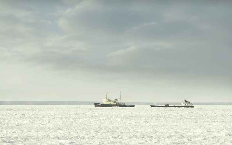 Дизель-электрические ледоколы с начала зимней навигации провели более 2,5 тыс. судов